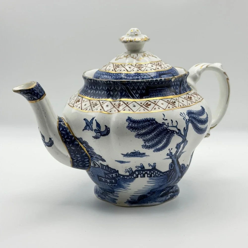 Vintage Booths Real Old Willow A8025 Teapot Blue White Gold Gilt England 6.5